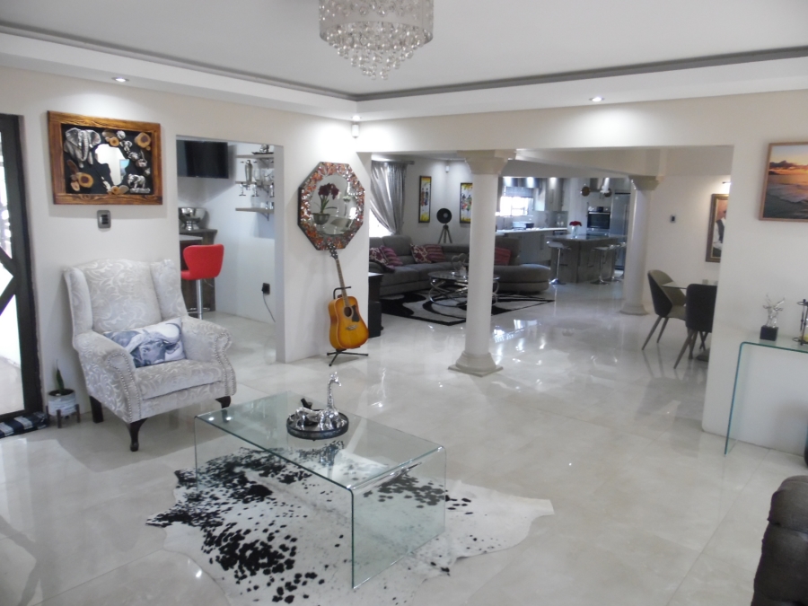 4 Bedroom Property for Sale in Flamingo Park Free State